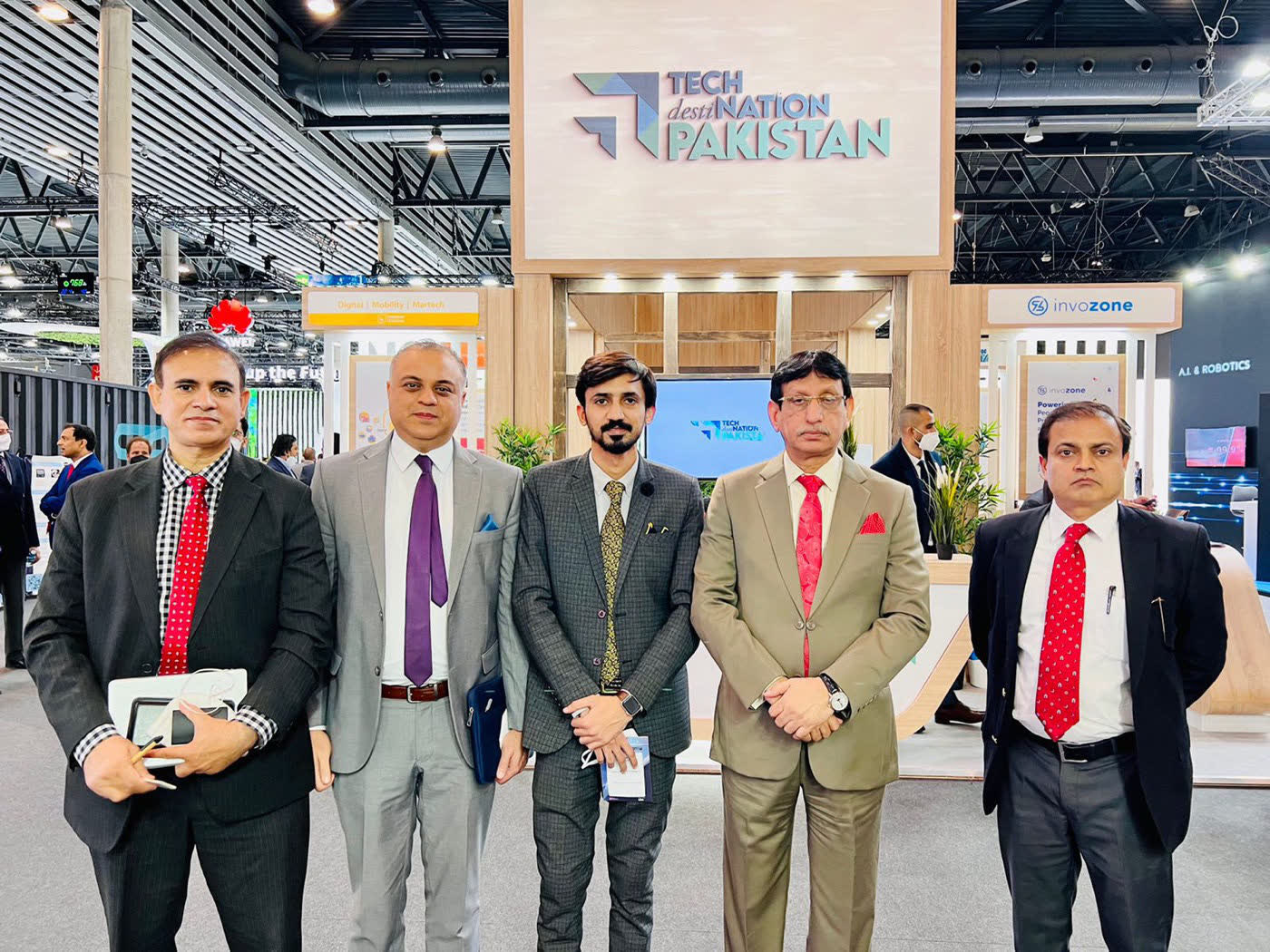 Umair Majeed with the Pakistan delegation at the Tech Destination Pakistan pavilion, MWC Barcelona 2022